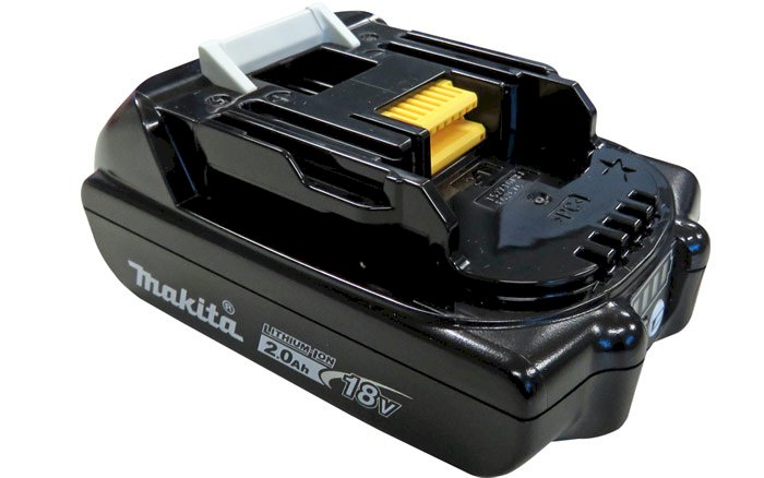 PARAFUSADEIRA / FURADEIRA DE IMPACTO 18V DHP482RAE