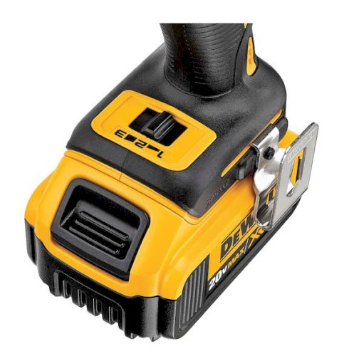 KIT PARAFUSADEIRA DE IMPACTO 1/4" 20V MAX DCF877M2-BR (127V)
